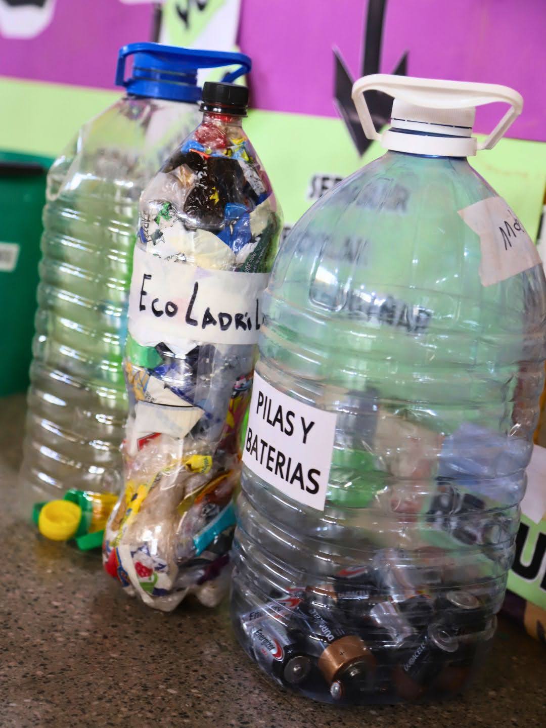 Imagen de CENTENARIO RECICLA PLÁSTICOS, PILAS Y BATERÍAS: MÁS PUNTOS PARA CUIDAR EL AMBIENTE ENTRE TODOS