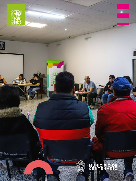 Imagen de EL INTENDENTE ESTEBAN CIMOLAI SE REUNIÓ CON VECINOS DE LAS MANZANAS 208A Y 209B PARA PRESENTAR PROYECTOS DE INFRAESTRUCTURA Y AVANCES EN REGULARIZACIÓN DOMINIAL