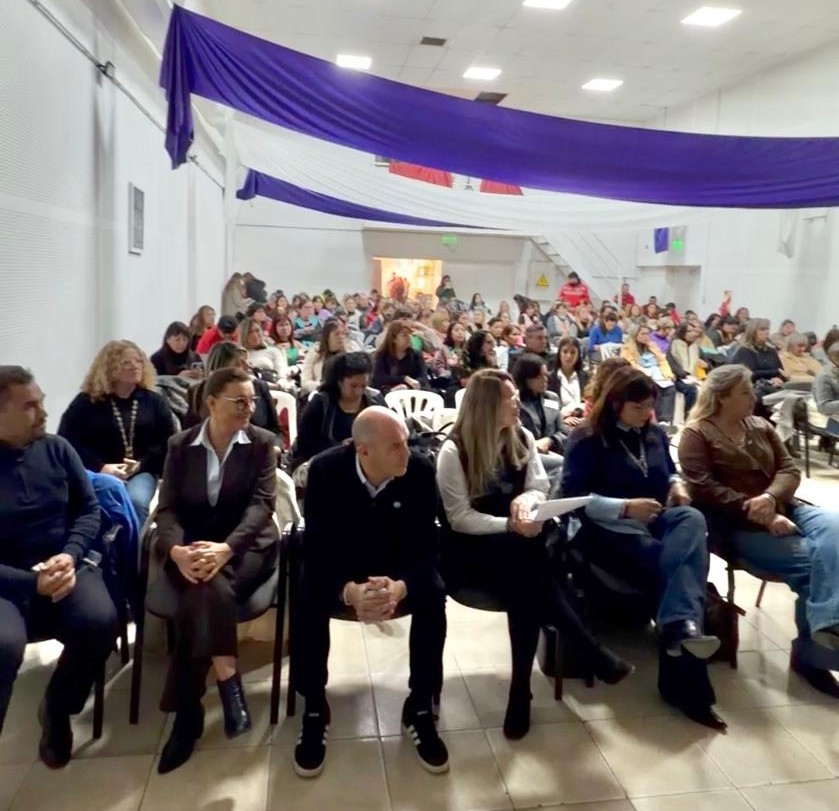 Imagen de CENTENARIO FUE ELEGIDA PARA LIDERAR PROYECTO PILOTO PROVINCIAL DE POLÍTICAS DE CUIDADO Y FUE SEDE EN LA PRIMERA JORNADA DE DERECHOS HUMANOS “ECONOMÍA DEL CUIDADO EN ACCIÓN”