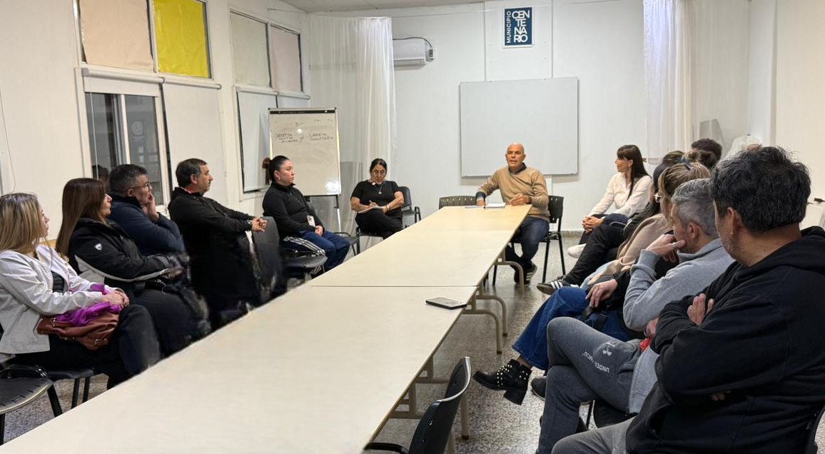 Imagen de CON UNA GESTIÓN DE PUERTAS ABIERTAS, EL MUNICIPIO FORTALECE EL TRABAJO CONJUNTO CON LOS VECINOS PARA PLANIFICAR LAS OBRAS DE CADA BARRIO