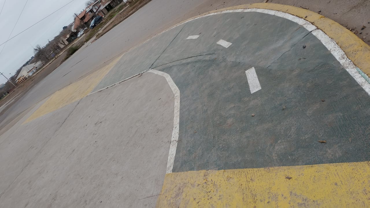 Imagen de OBRAS EN DISTINTOS SECTORES DE LA CIUDAD: CONTINÚAN LAS TAREAS DE SEÑALIZACIÓN, ACCESIBILIDAD Y MEJORAS EN ESPACIOS PÚBLICOS