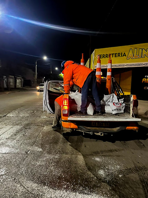 Imagen de DEFENSA CIVIL REALIZA TAREAS PREVENTIVAS POR HELADAS EN DISTINTOS PUNTOS DE LA CIUDAD