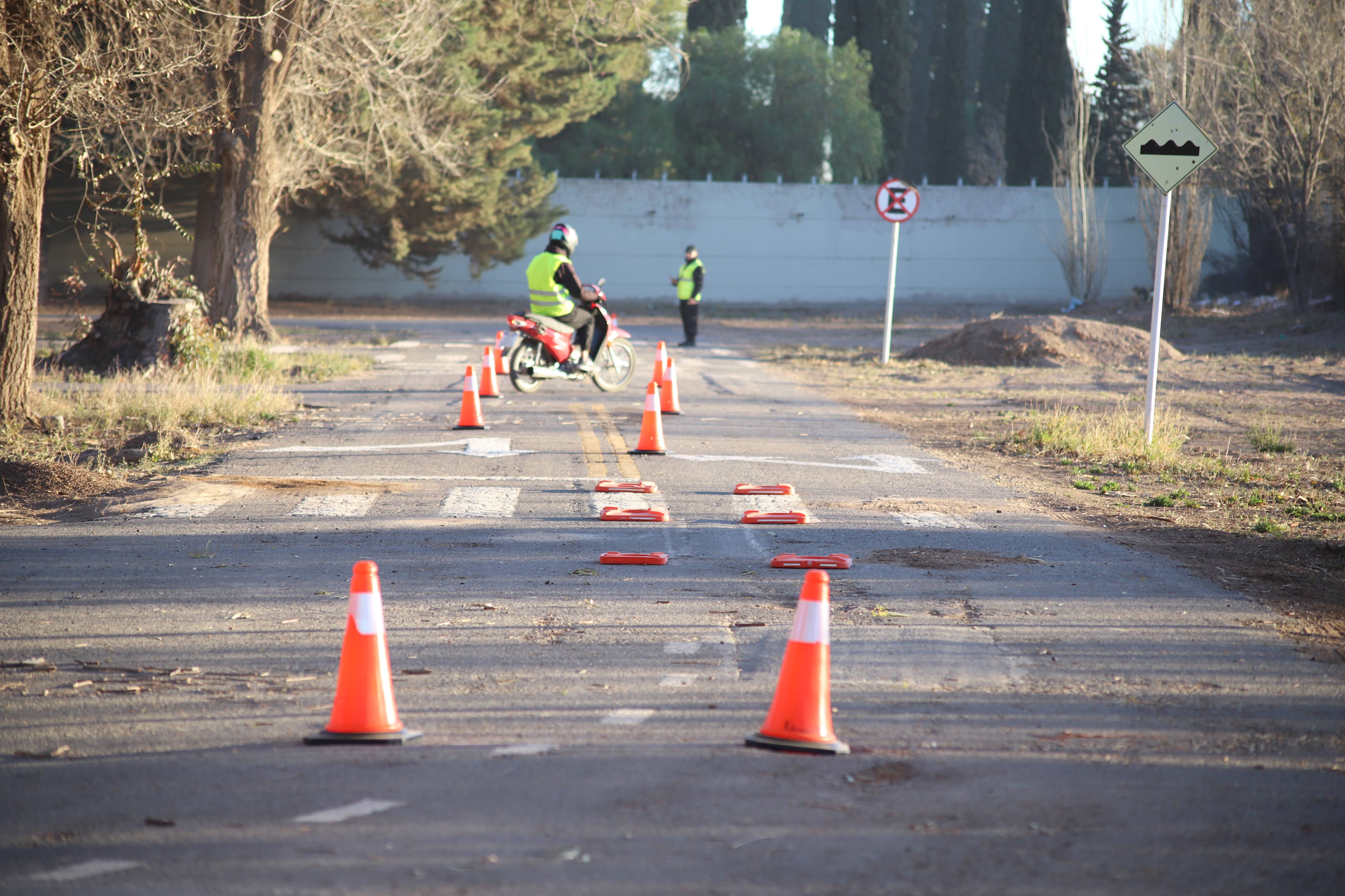 Imagen de EL MUNICIPIO Y CAPEAC LANZAN UNA CAPACITACIÓN GRATUITA DE CONDUCCIÓN INVERNAL Y SEGURIDAD VIAL PARA LA COMUNIDAD