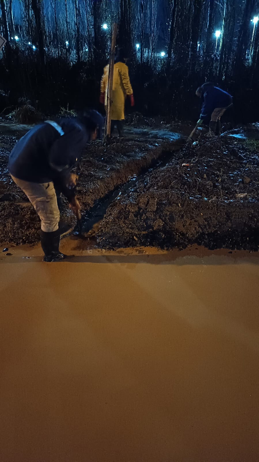 Imagen de EL MUNICIPIO REFUERZA LOS OPERATIVOS DE DESAGOTE EN ZONA SUR TRAS EL TEMPORAL