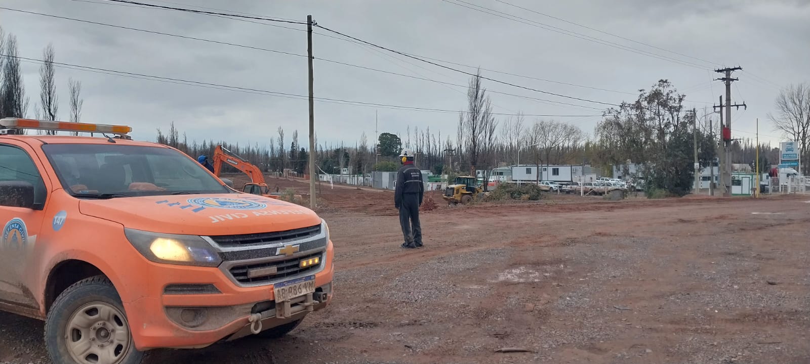 Imagen de DEFENSA CIVIL: EL MUNICIPIO MANTIENE EL OPERATIVO DE ASISTENCIA Y DESAGOTE EN LOS SECTORES MÁS AFECTADOS POR EL TEMPORAL