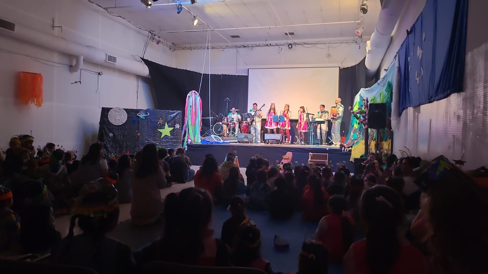 Imagen de “UN VIAJE INTERGALÁCTICO”: UNA PROPUESTA ARTÍSTICA Y EDUCATIVA PARA LAS INFANCIAS